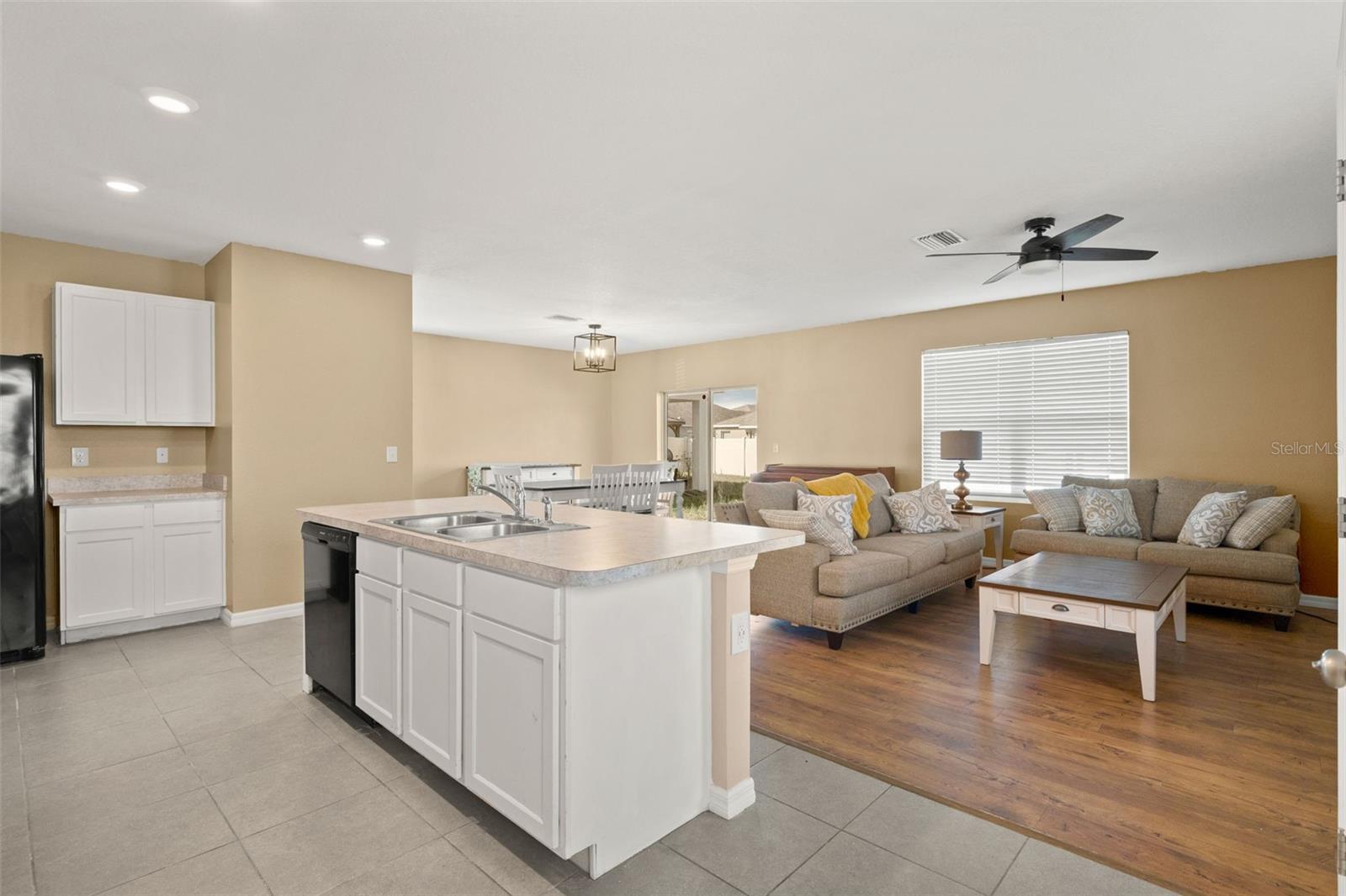 6663 Seaway Dr Property Photo 6