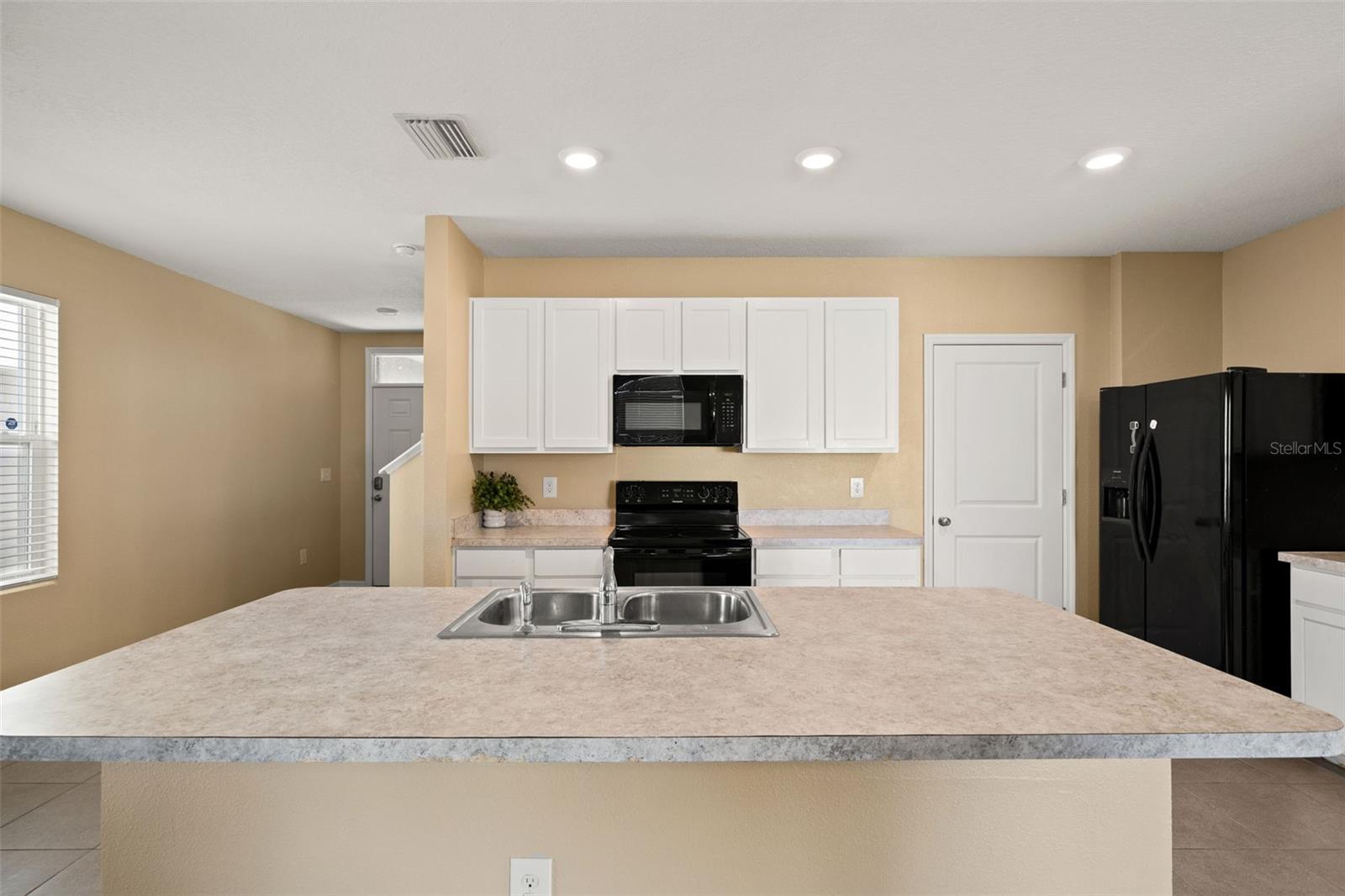 6663 Seaway Dr Property Photo 10