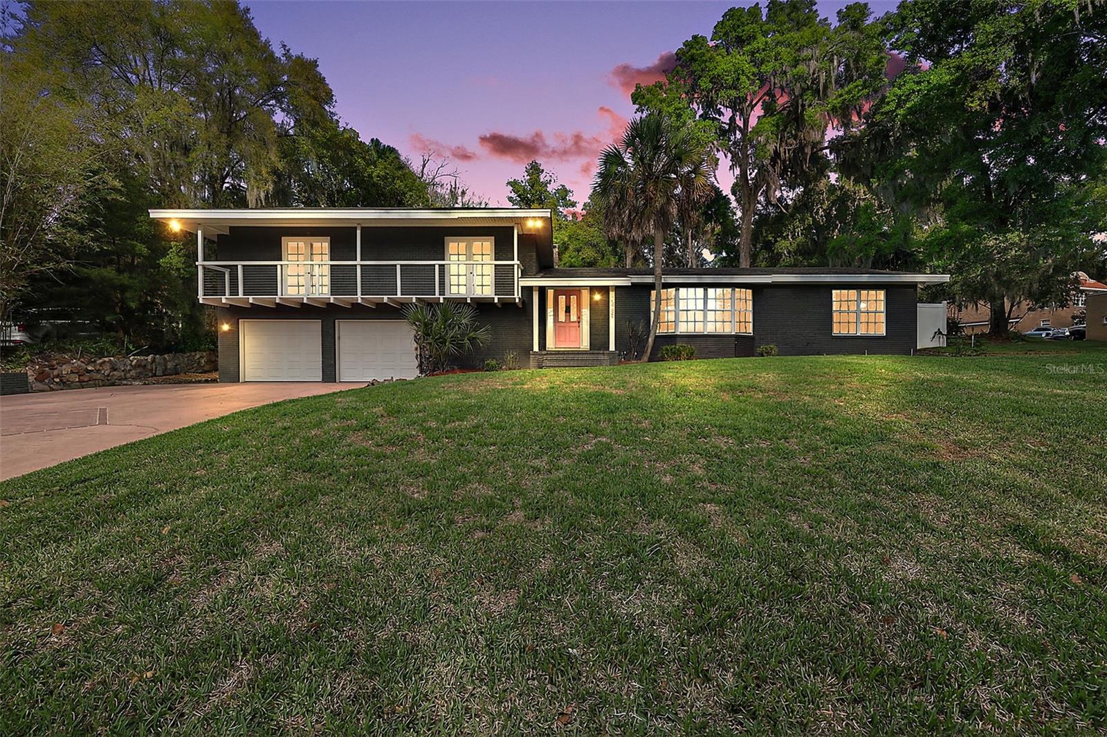 1039 LAKE GRACIE DR