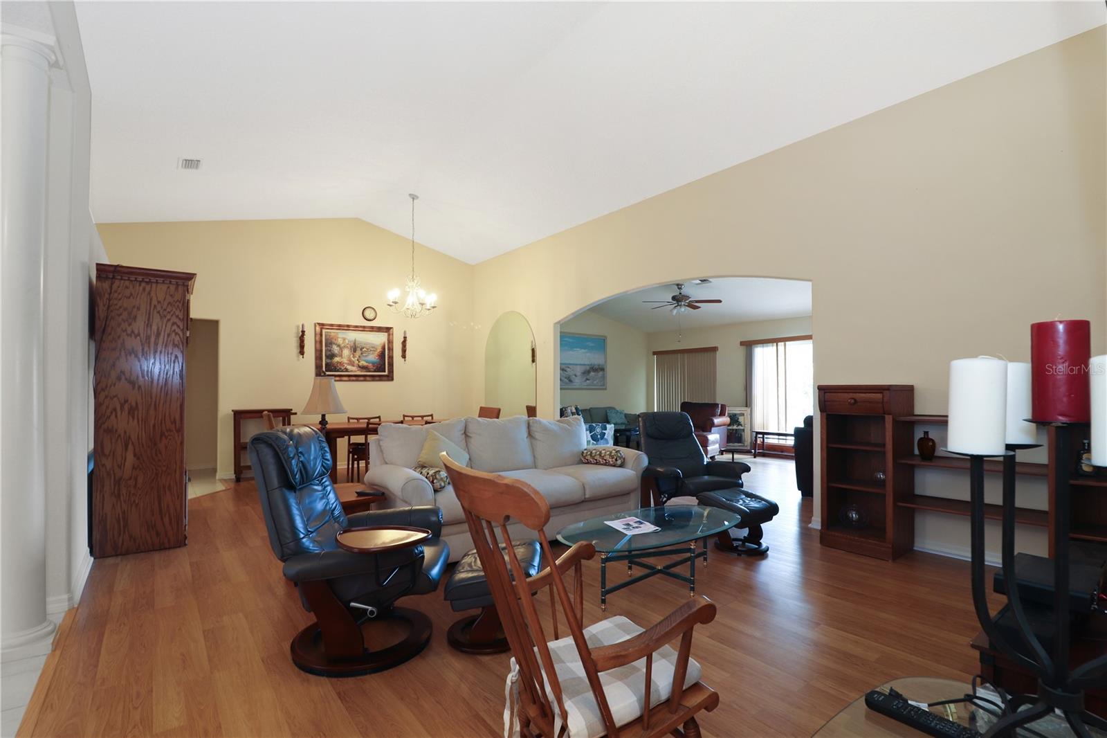 21300 Royal St Georges Ln Property Photo 6