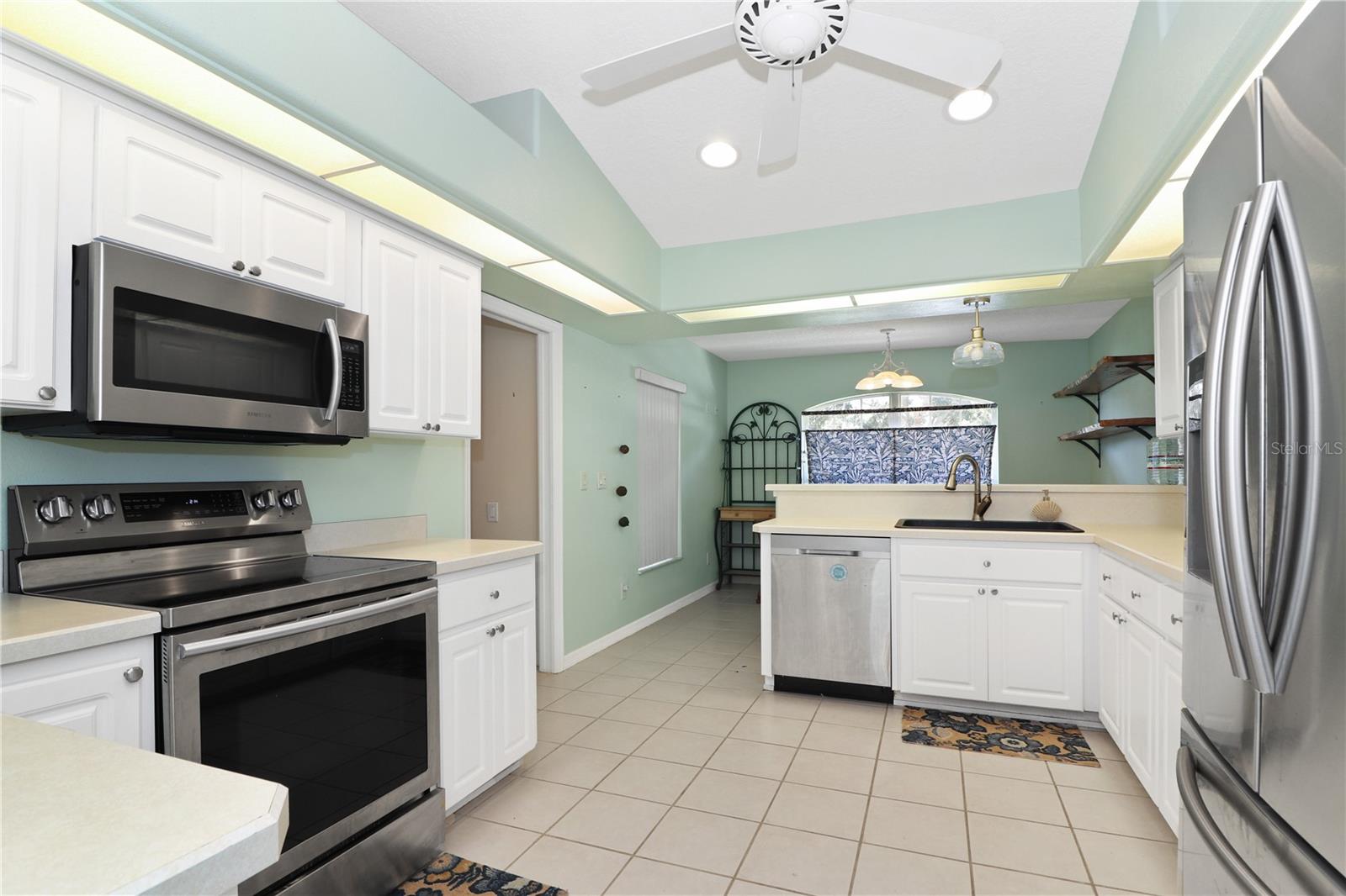21300 Royal St Georges Ln Property Photo 11