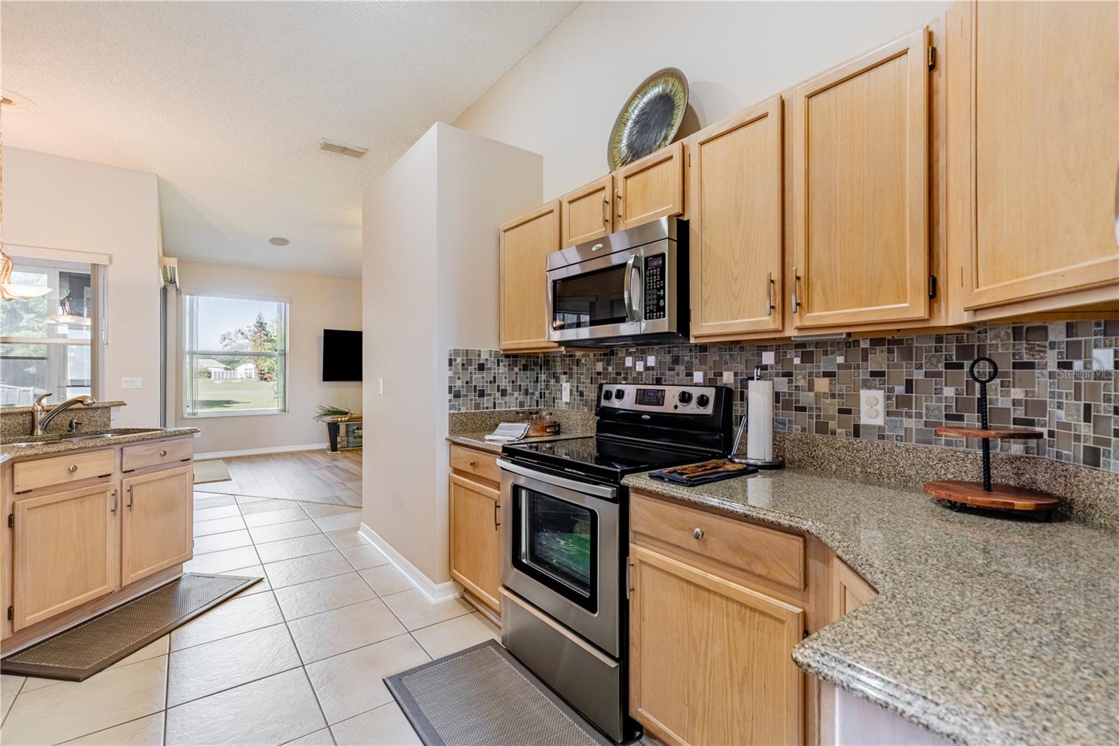 2710 Autumn Ln Property Photo 11