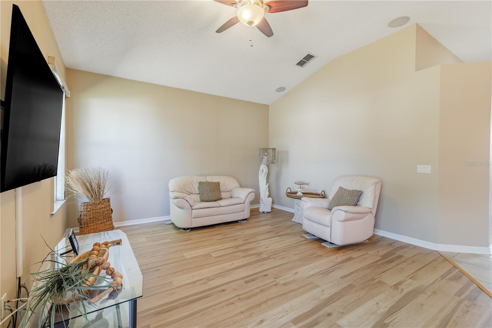 2710 Autumn Ln Property Photo 13