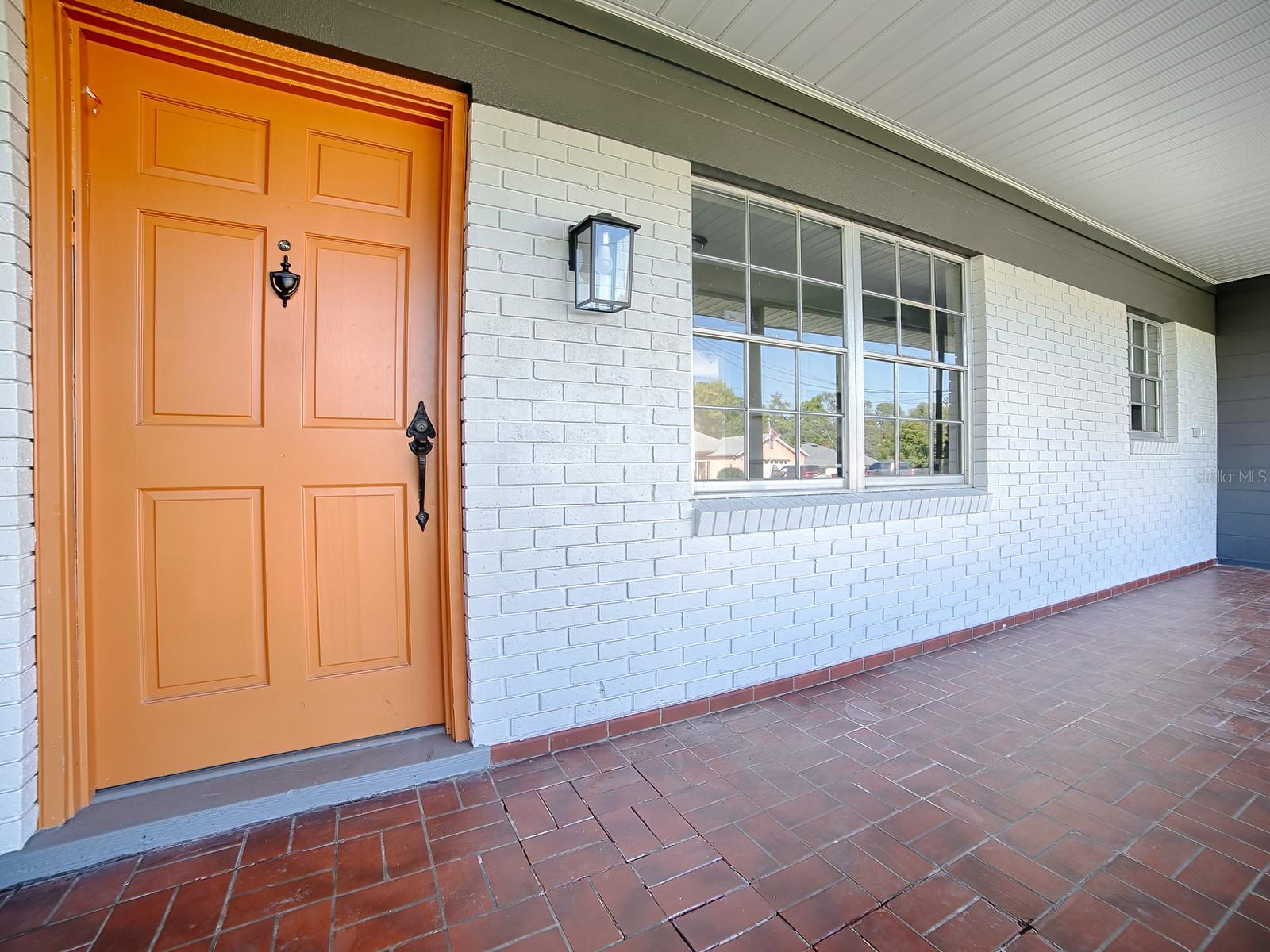 5 Oak St Property Photo 2