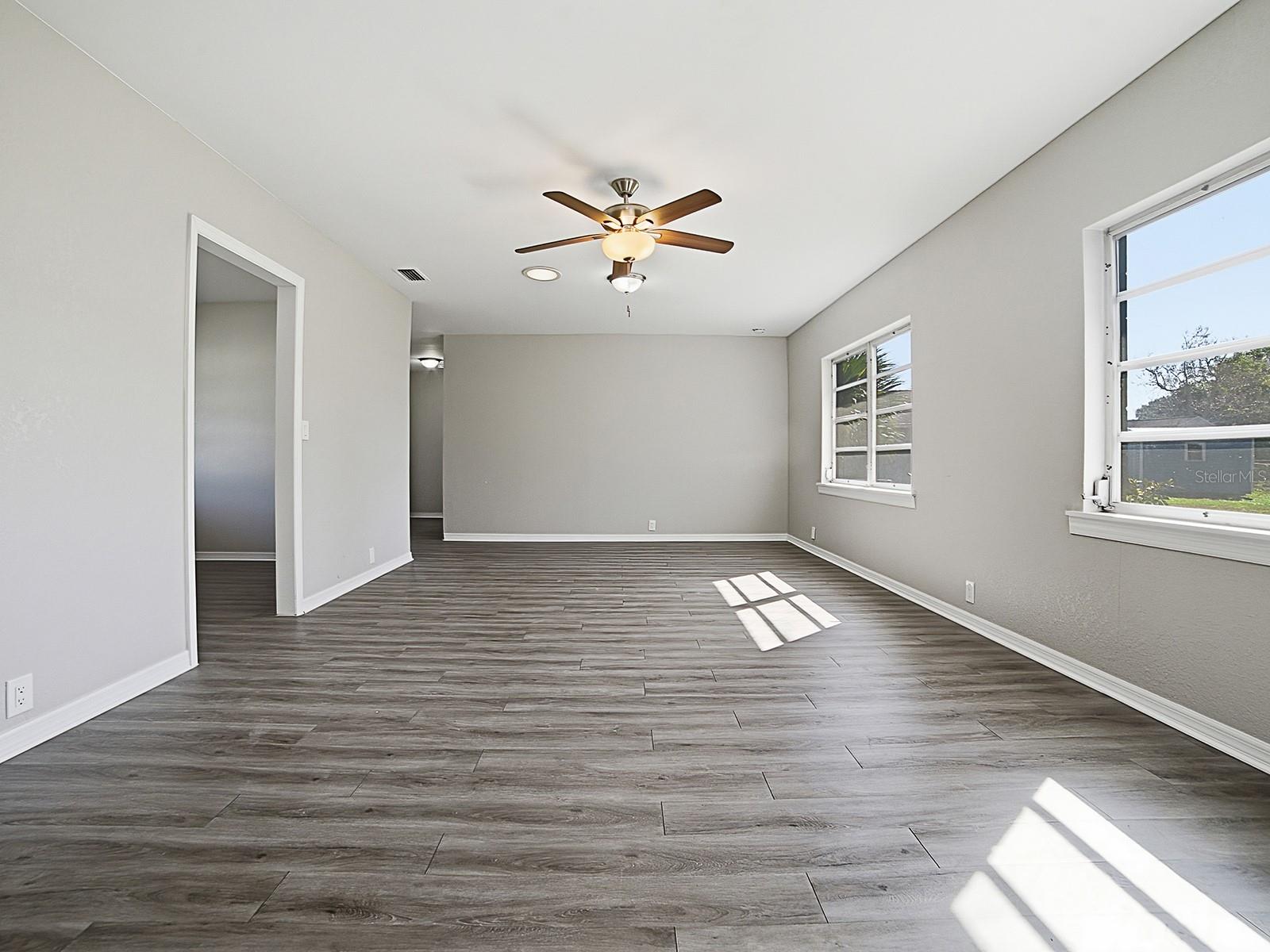 5 Oak St Property Photo 5
