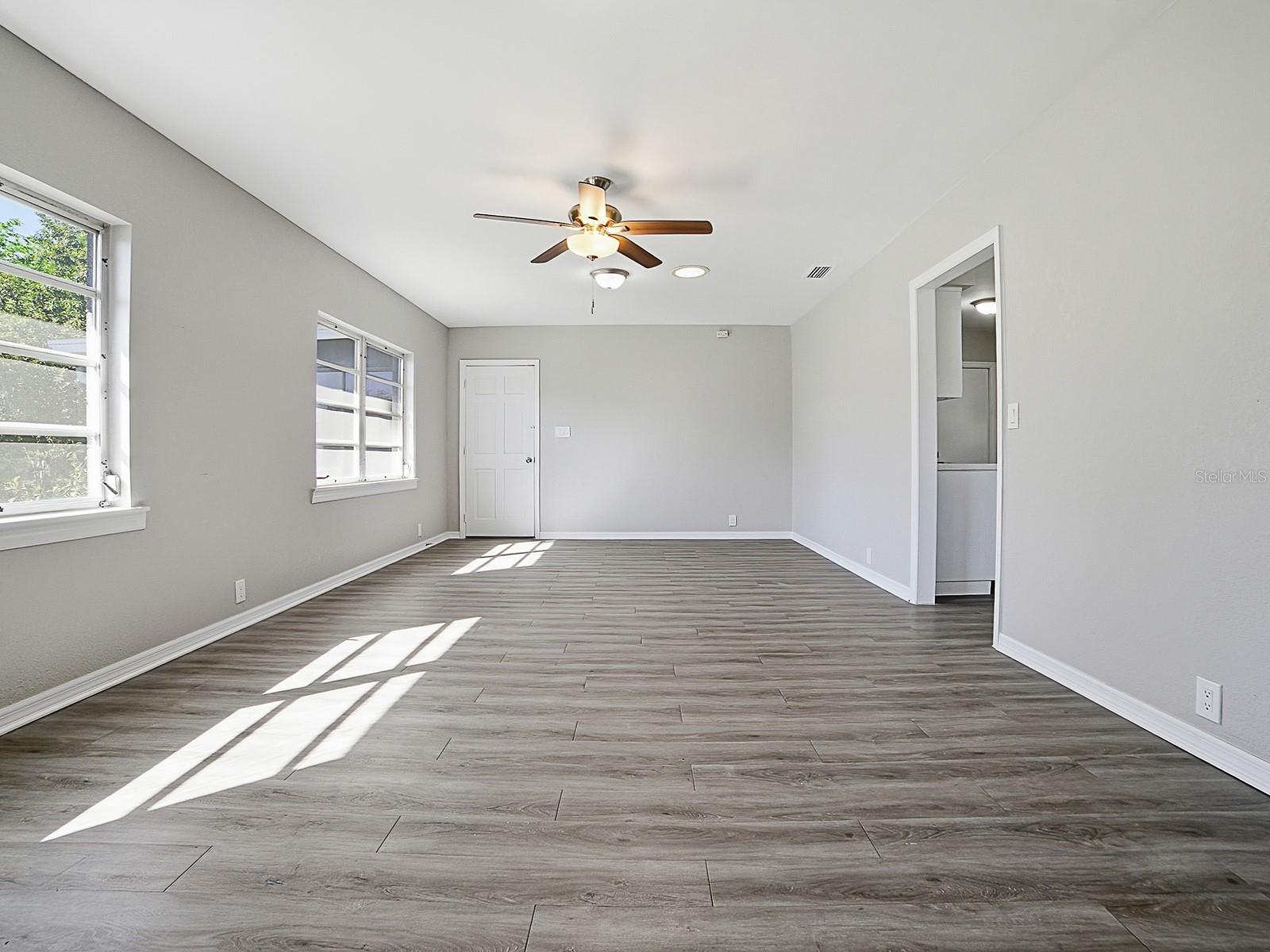 5 Oak St Property Photo 6