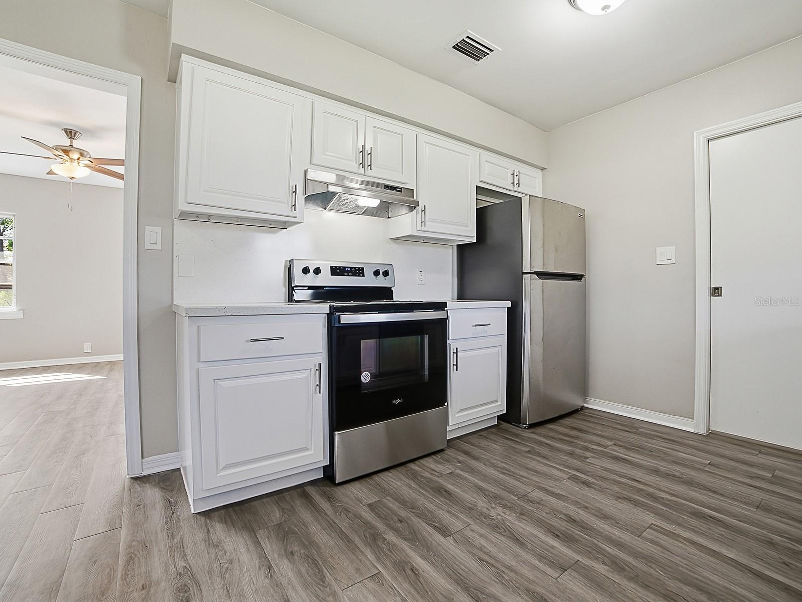 5 Oak St Property Photo 8