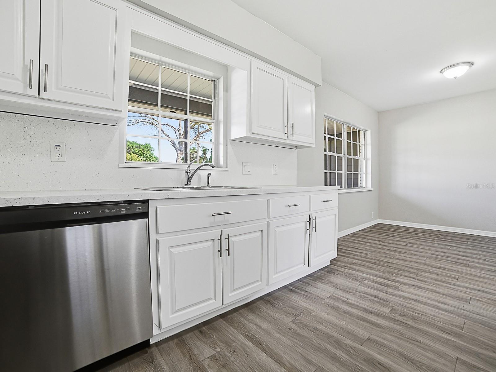 5 Oak St Property Photo 9