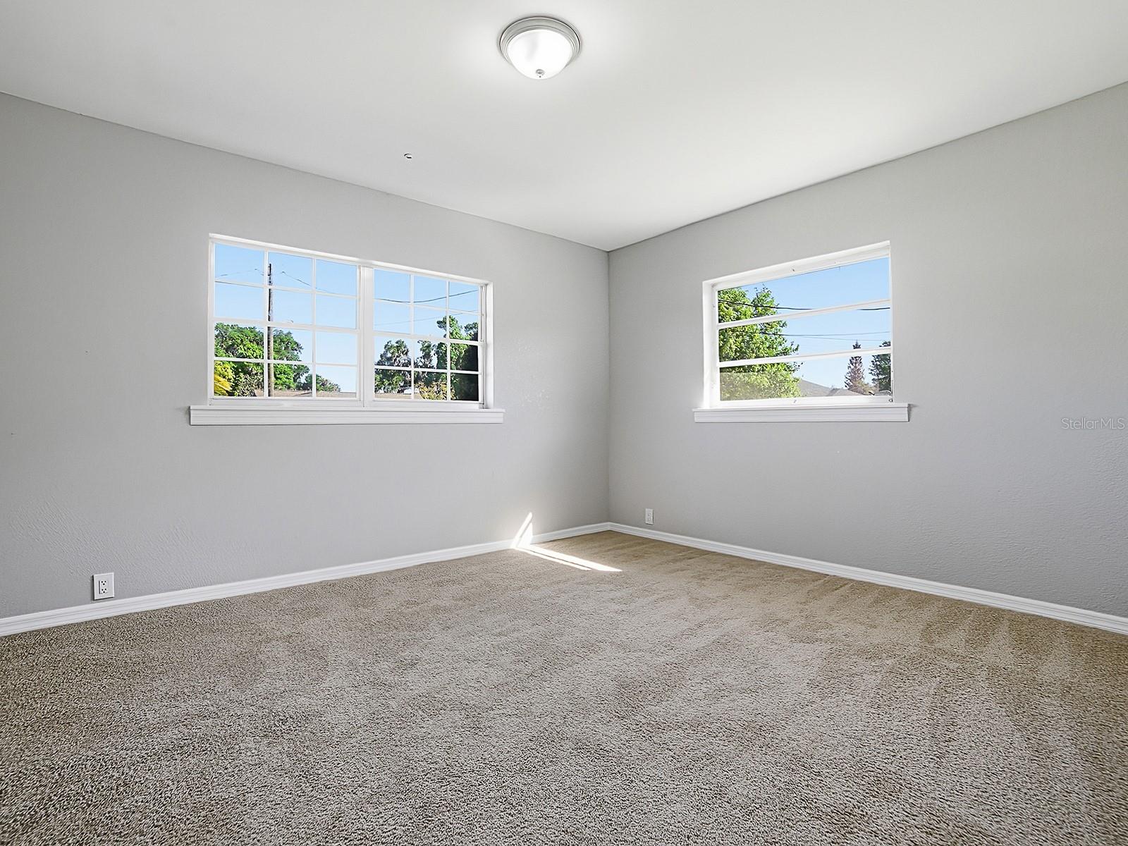 5 Oak St Property Photo 13