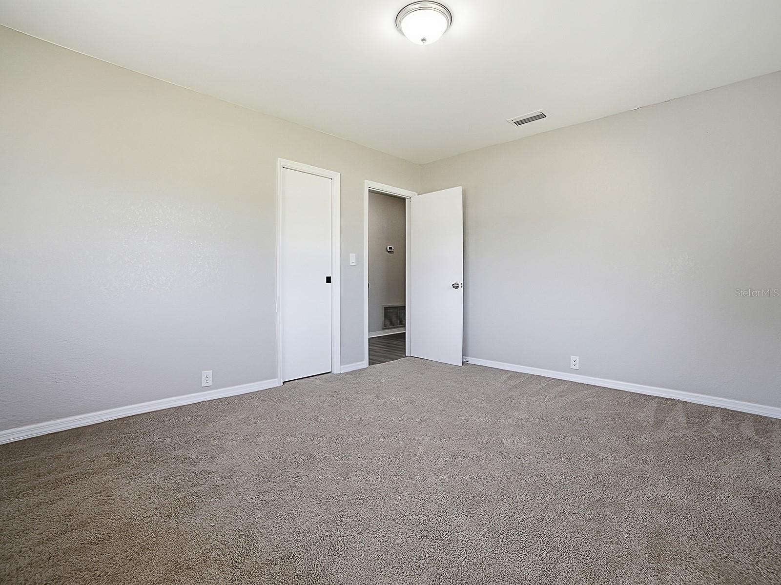 5 Oak St Property Photo 14