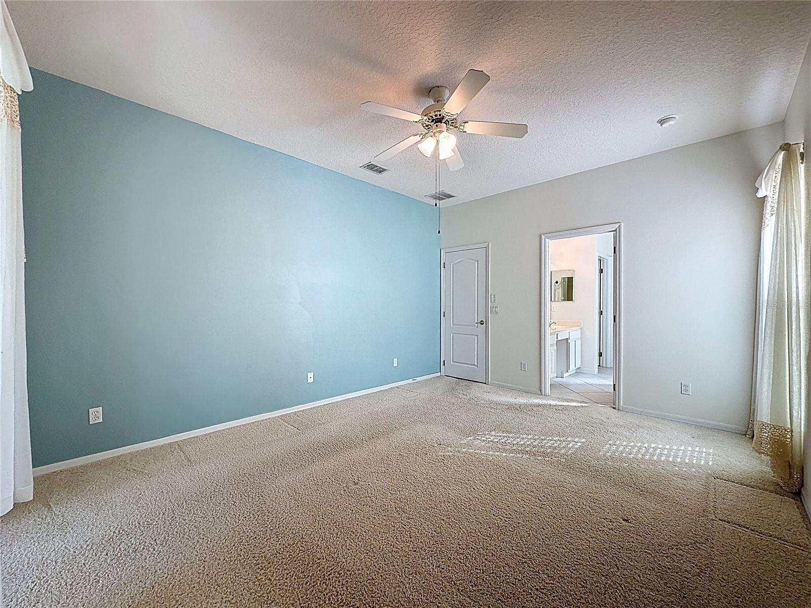 3828 Avon Ct Property Photo 22