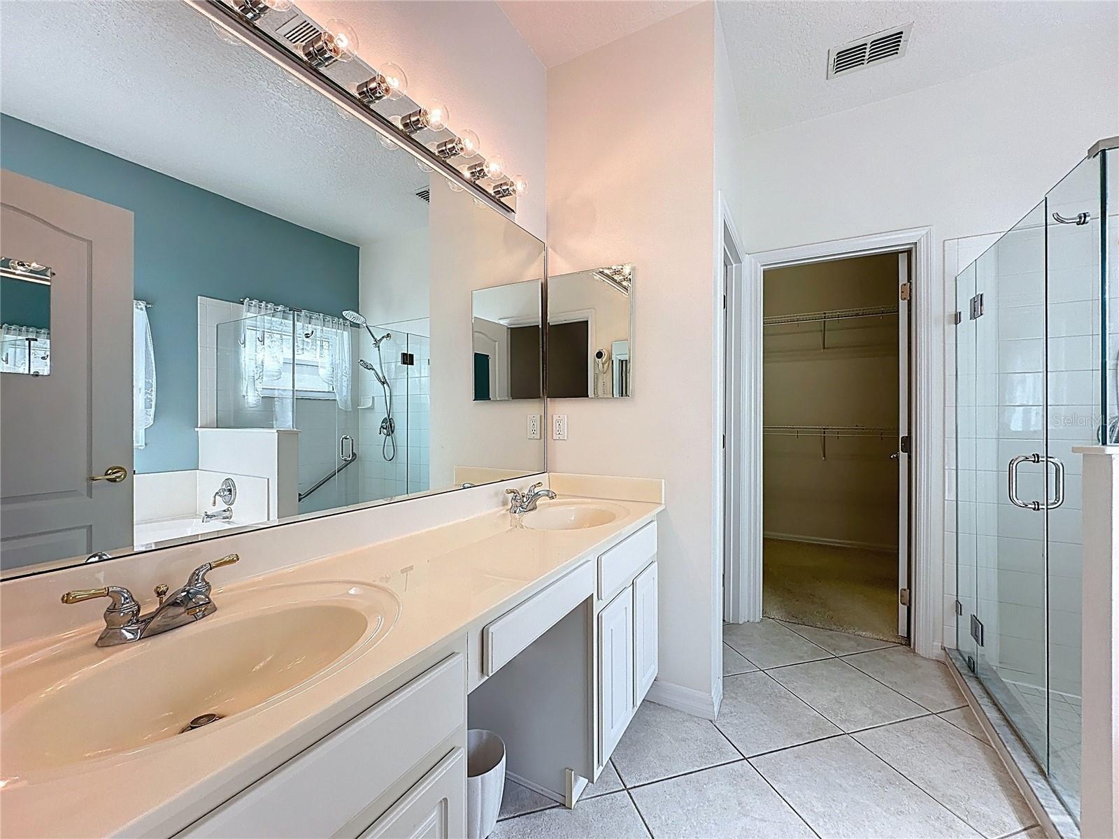 3828 Avon Ct Property Photo 25