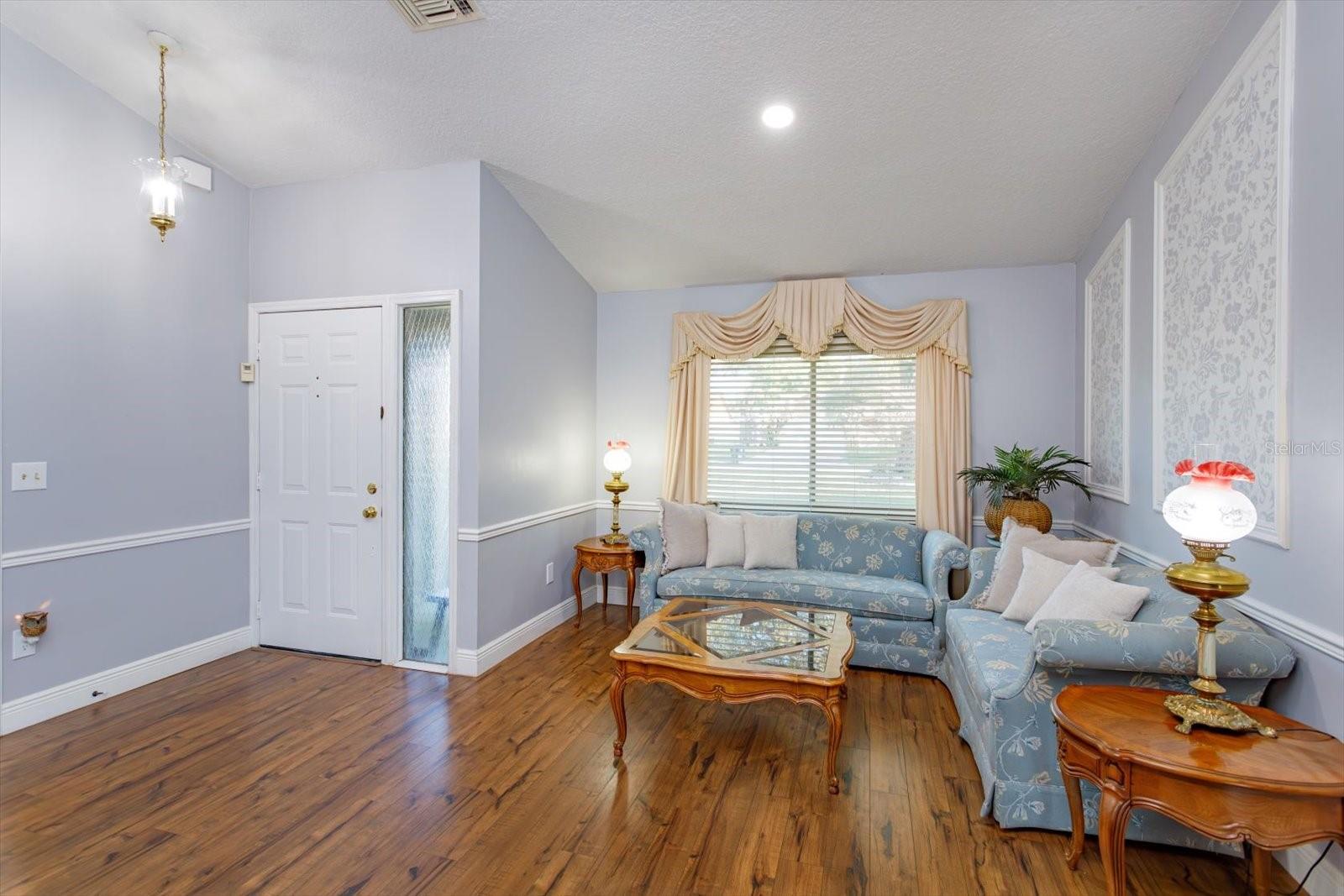 9237 Sabal Palm Cir Property Photo 6