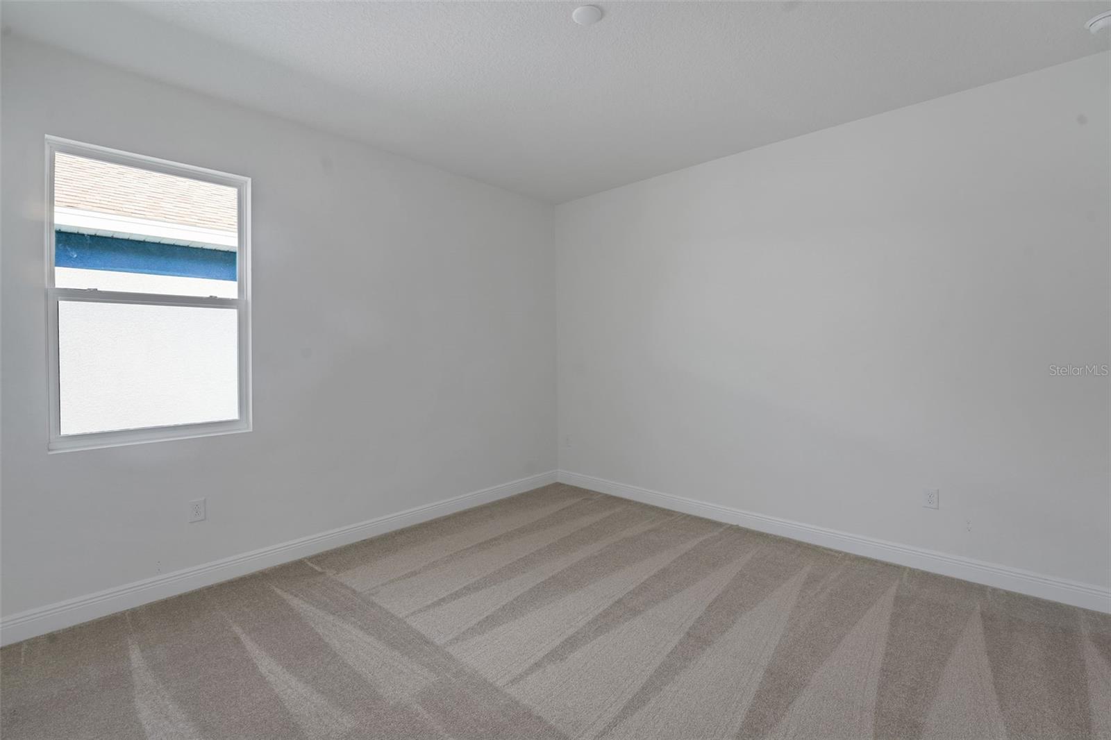17527 Valleywood Pkwy Property Photo 8