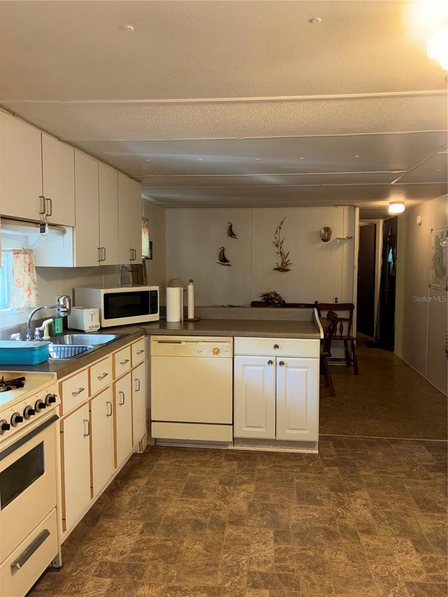24533 Pink Panther Rd Property Photo 8