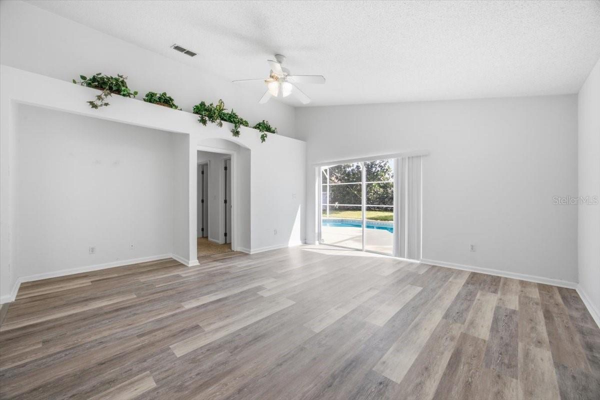 15702 Bay Vista Dr Property Photo 9