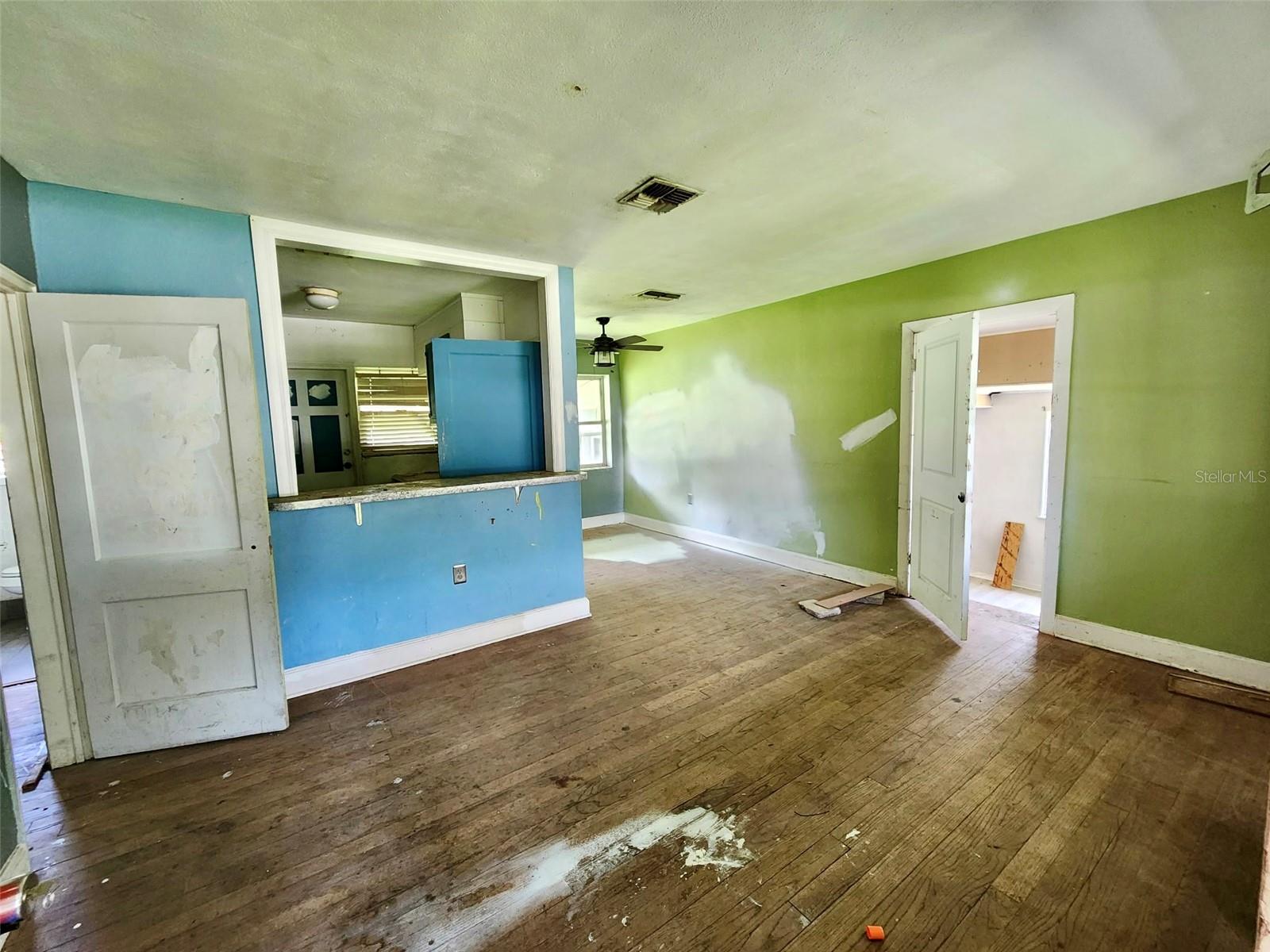 2306 Butler St Property Photo 8