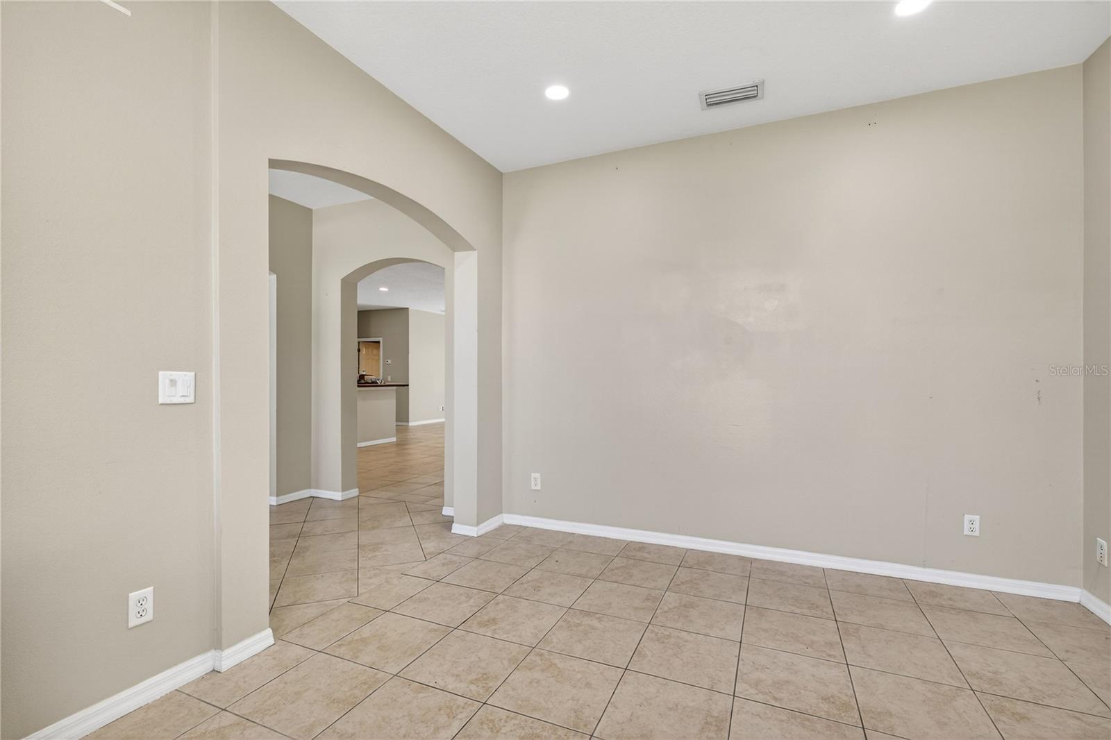 28931 Beauclaire Dr Property Photo 8