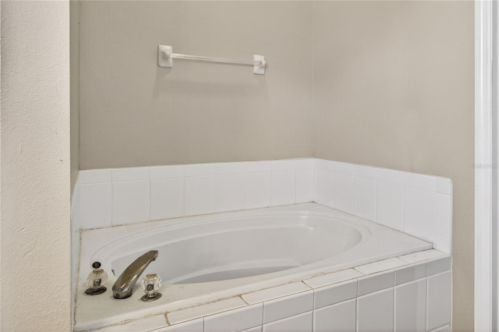 28931 Beauclaire Dr Property Photo 20