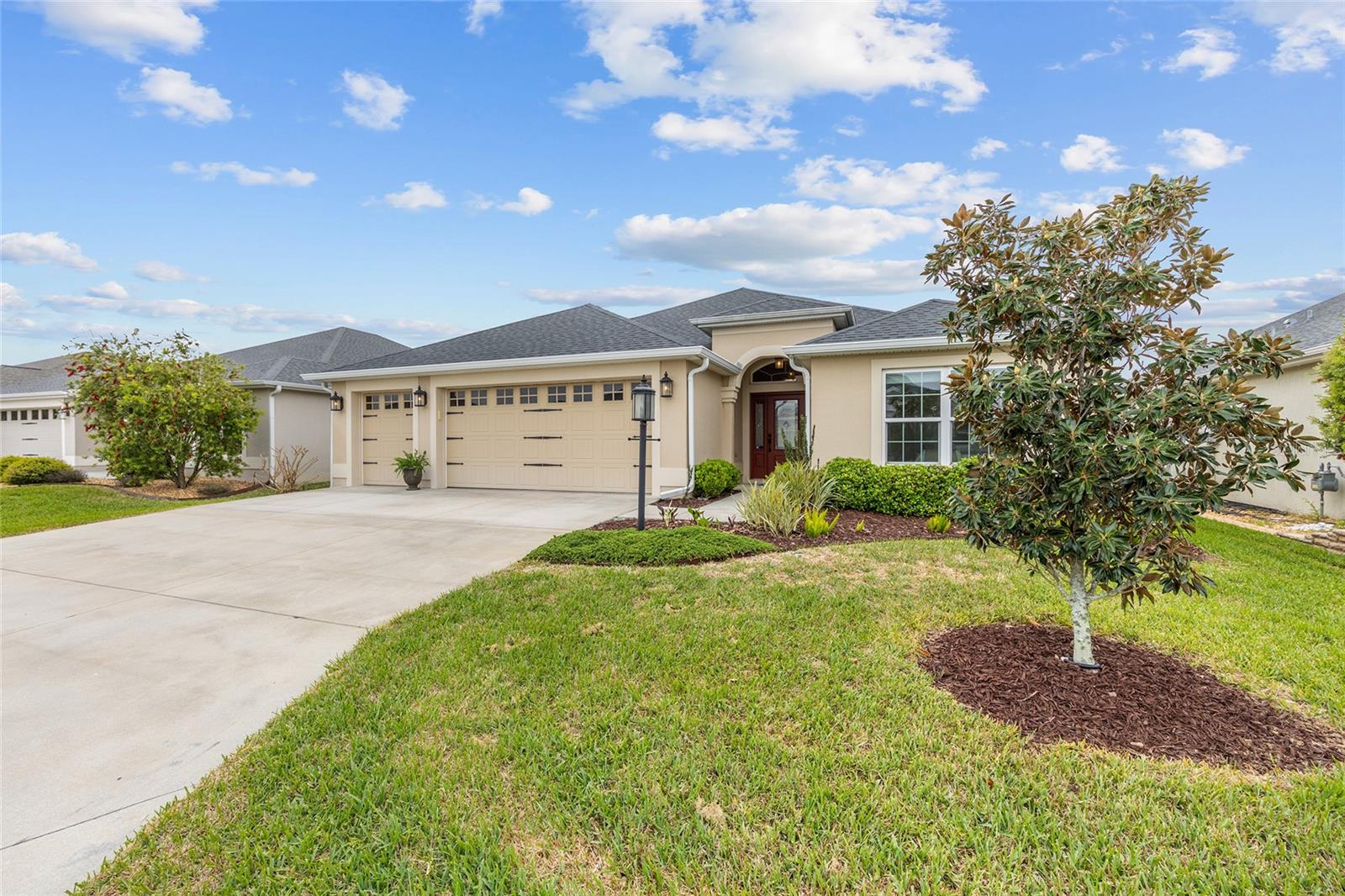 5791 Henry Loop Property Photo 4