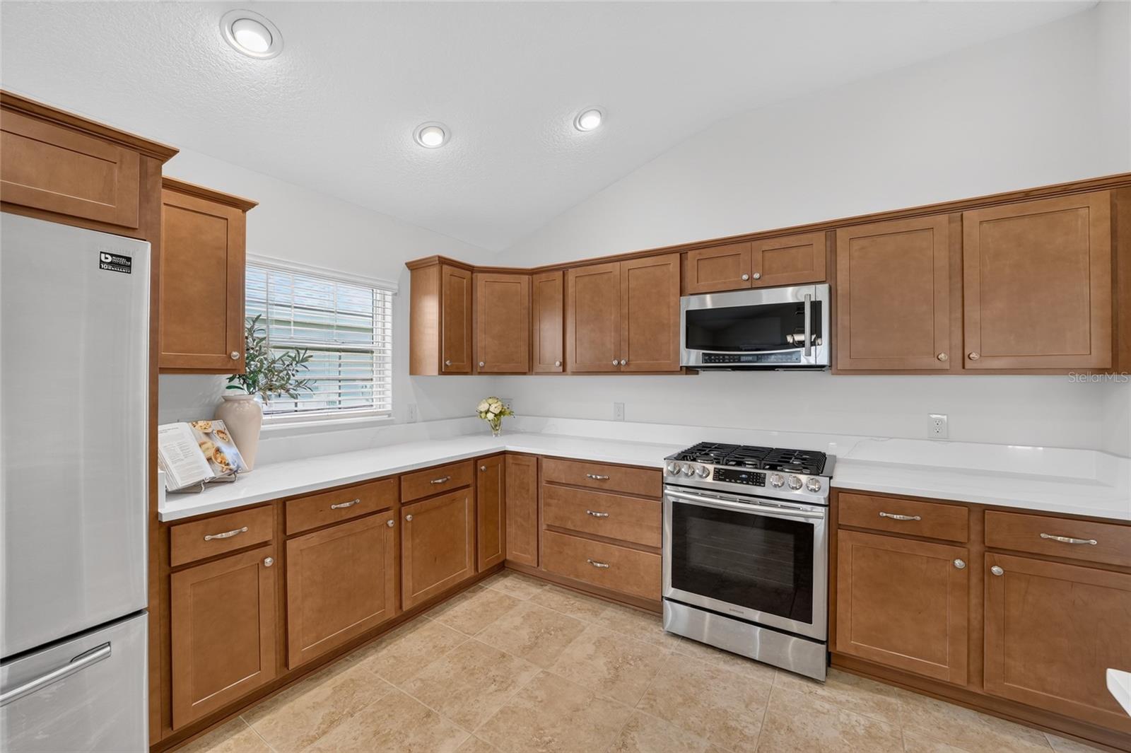 5791 Henry Loop Property Photo 8