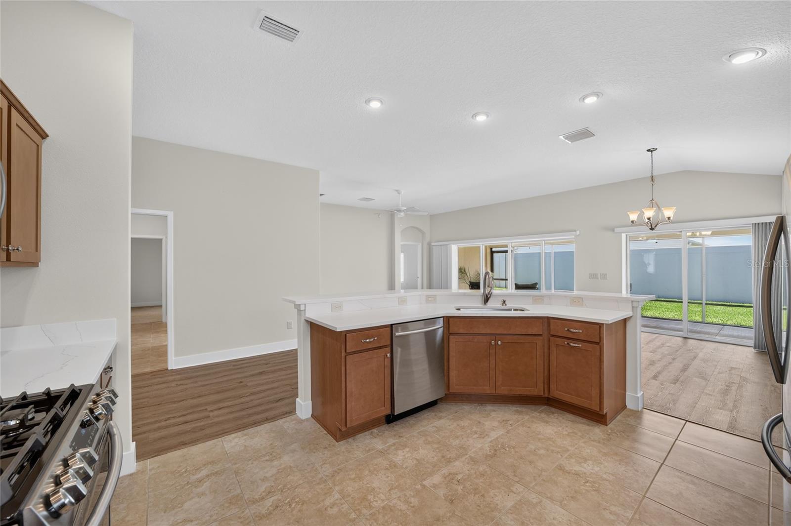5791 Henry Loop Property Photo 10