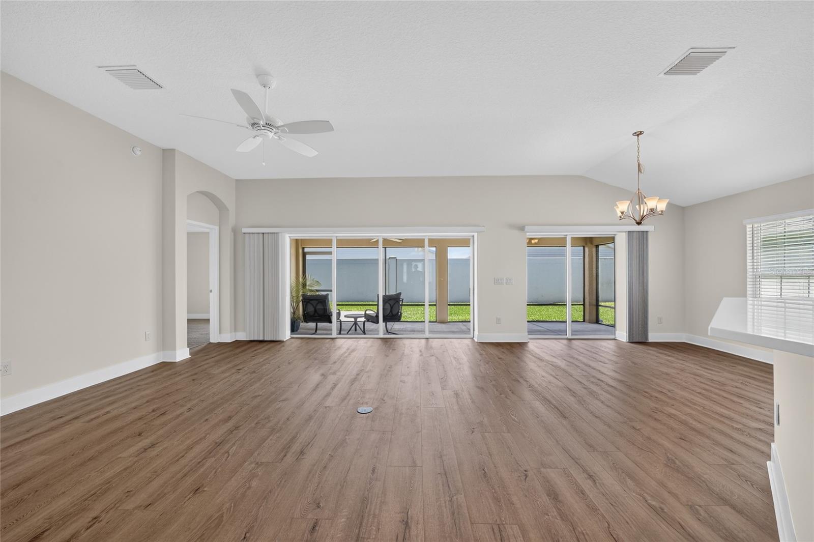 5791 Henry Loop Property Photo 15