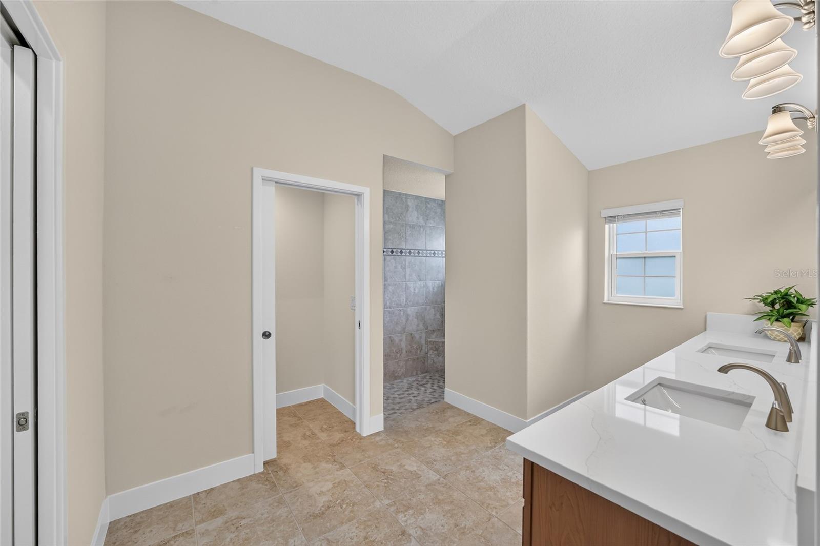 5791 Henry Loop Property Photo 23