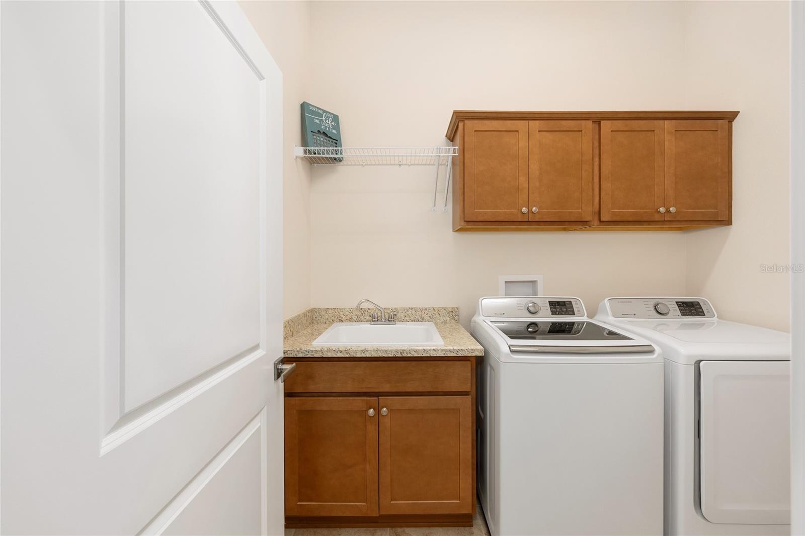 5791 Henry Loop Property Photo 34