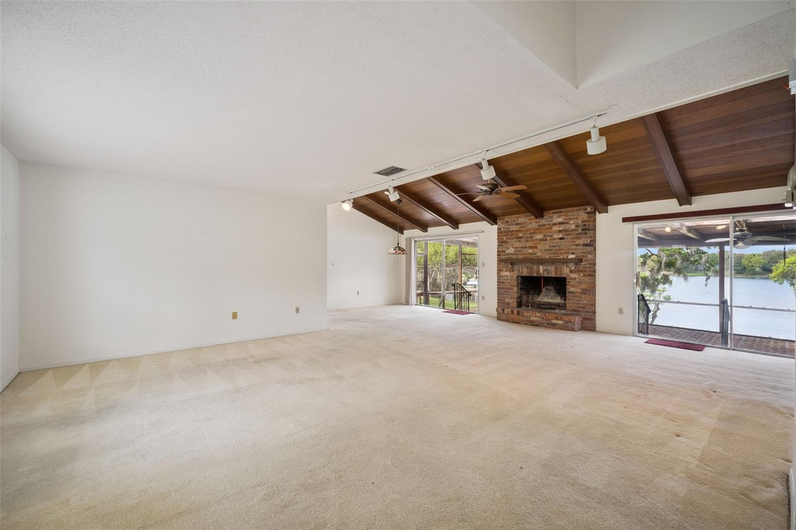 2874 E Crooked Lake Dr Property Photo 15