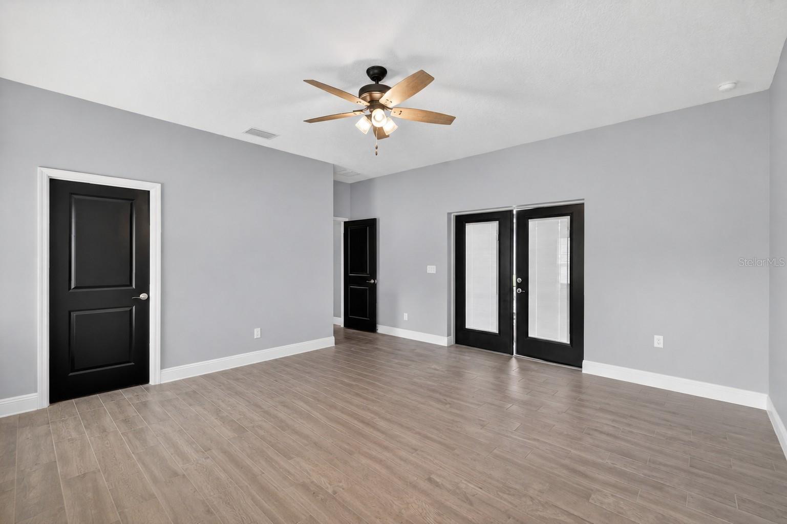 22431 Loop Rd Property Photo 9