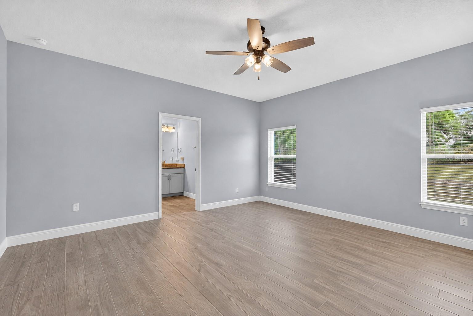 22431 Loop Rd Property Photo 10
