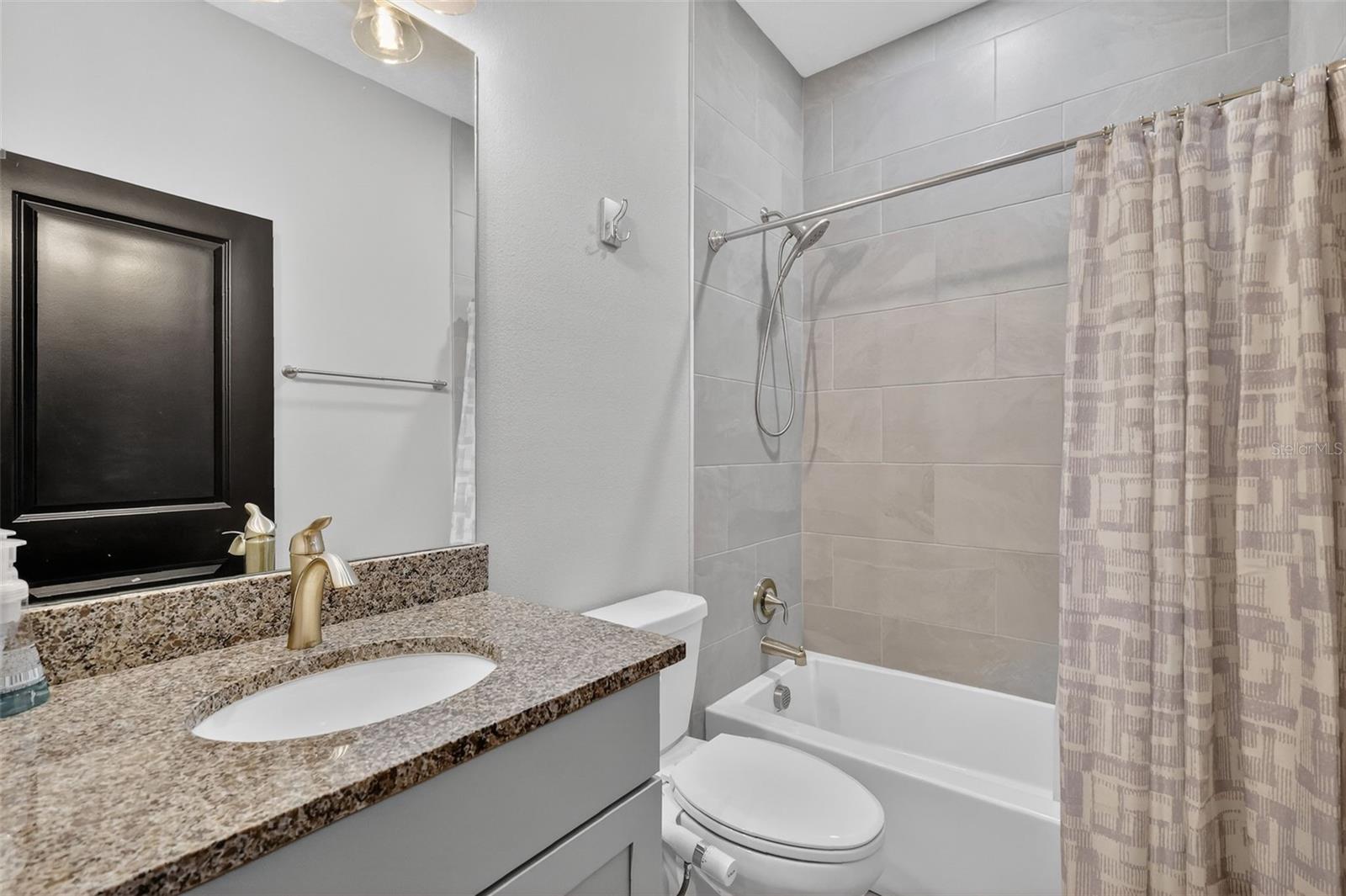 22431 Loop Rd Property Photo 16