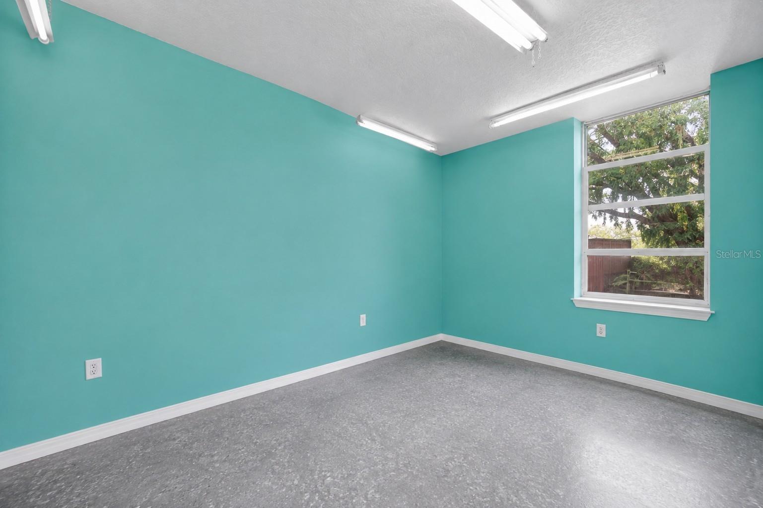 22431 Loop Rd Property Photo 23