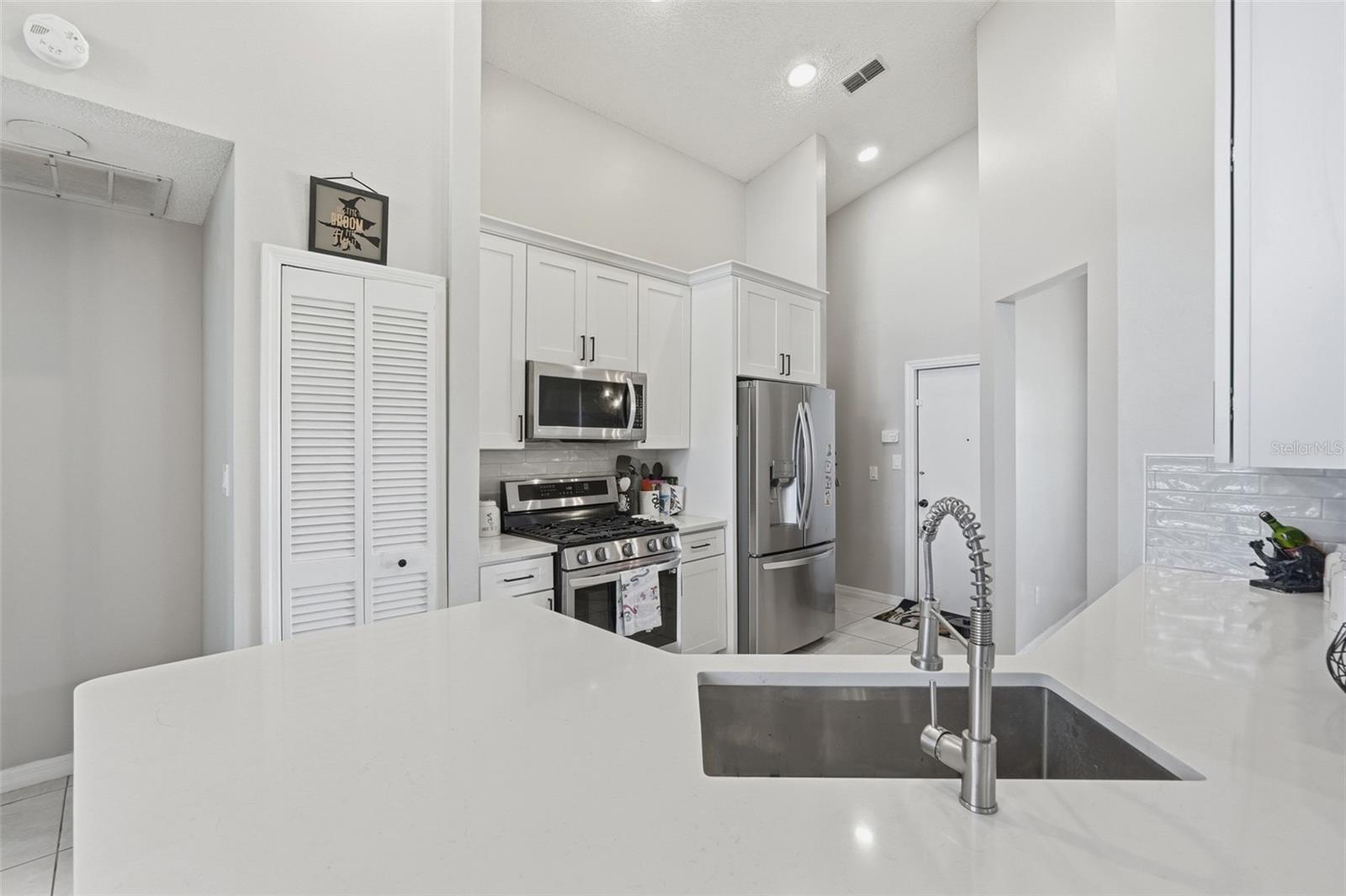 14715 Greater Pines Blvd Property Photo 11