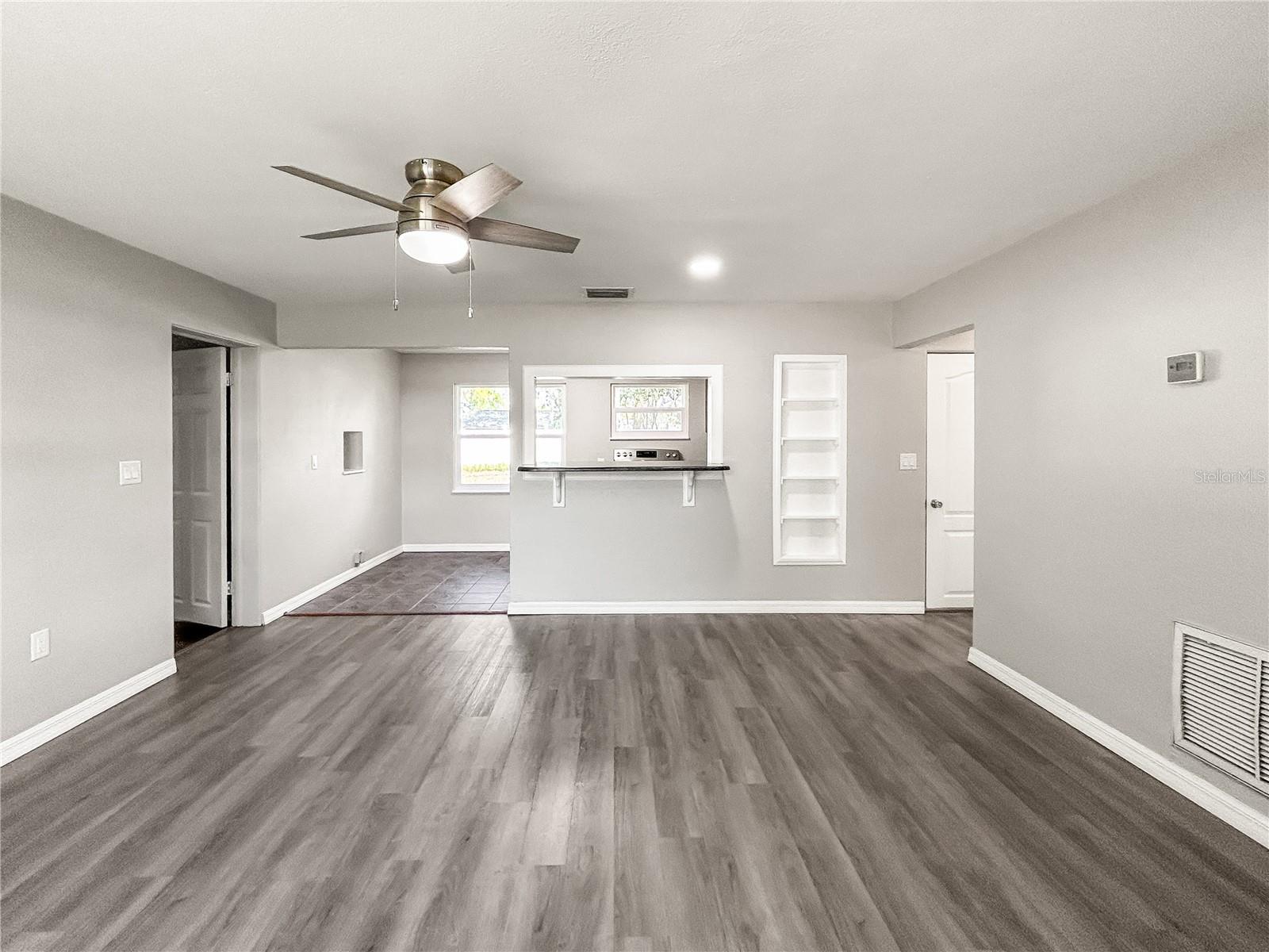 25 E Charlotte Ave Property Photo 4