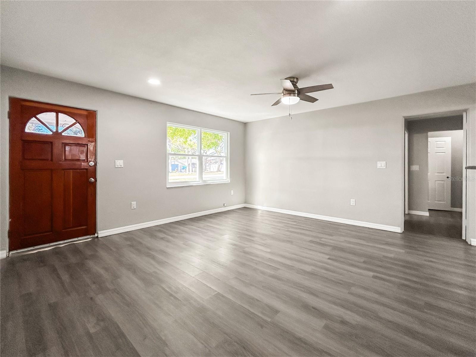 25 E Charlotte Ave Property Photo 5