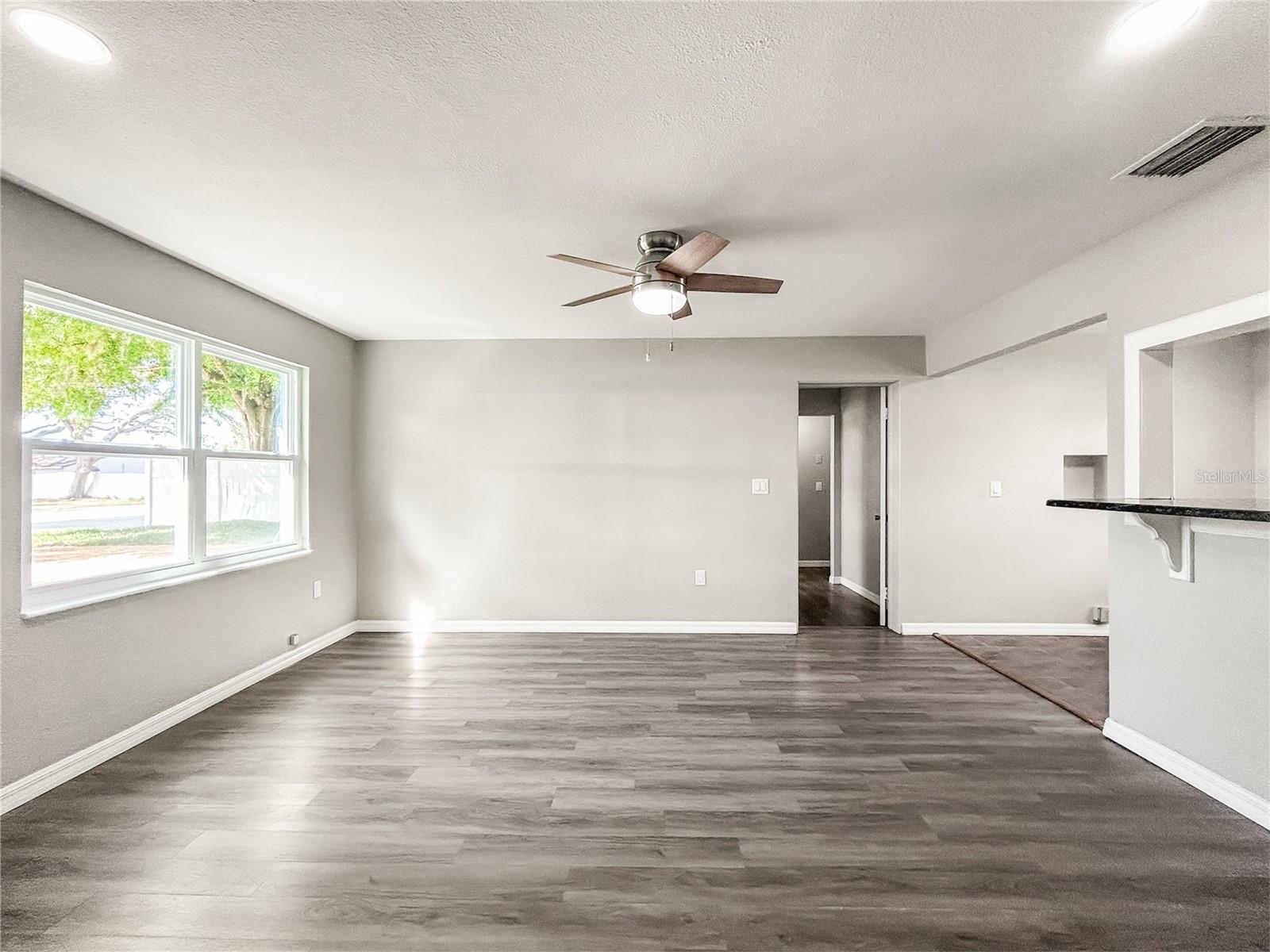 25 E Charlotte Ave Property Photo 6