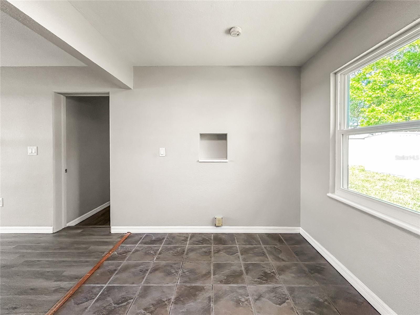 25 E Charlotte Ave Property Photo 10