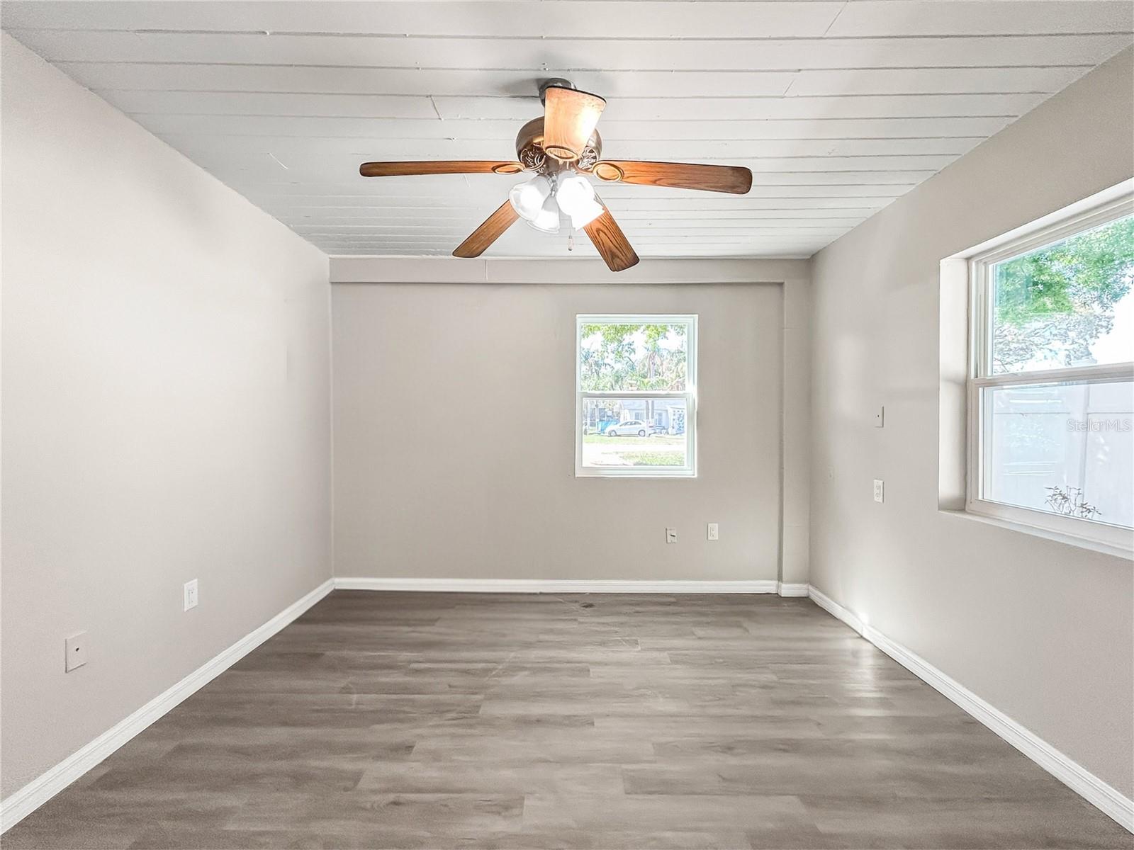 25 E Charlotte Ave Property Photo 17