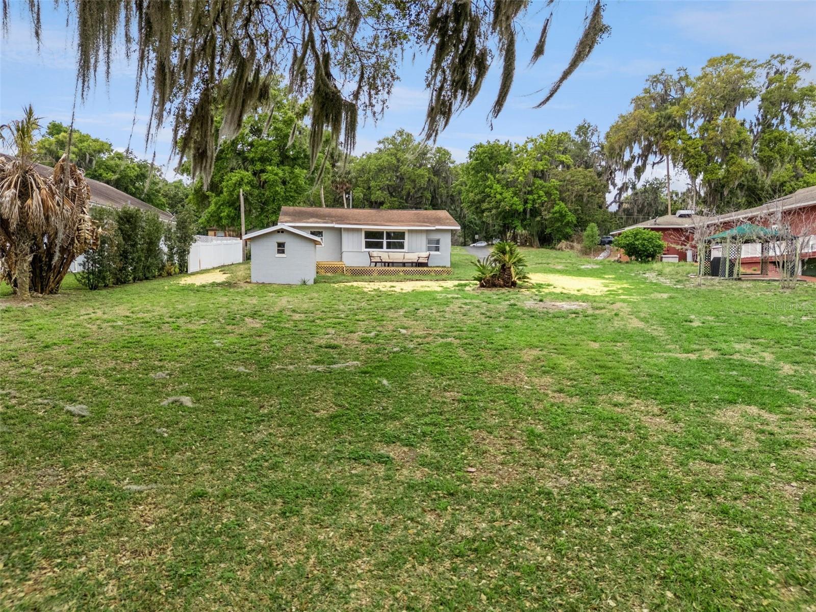 2316 N Griffin Dr Property Photo 1