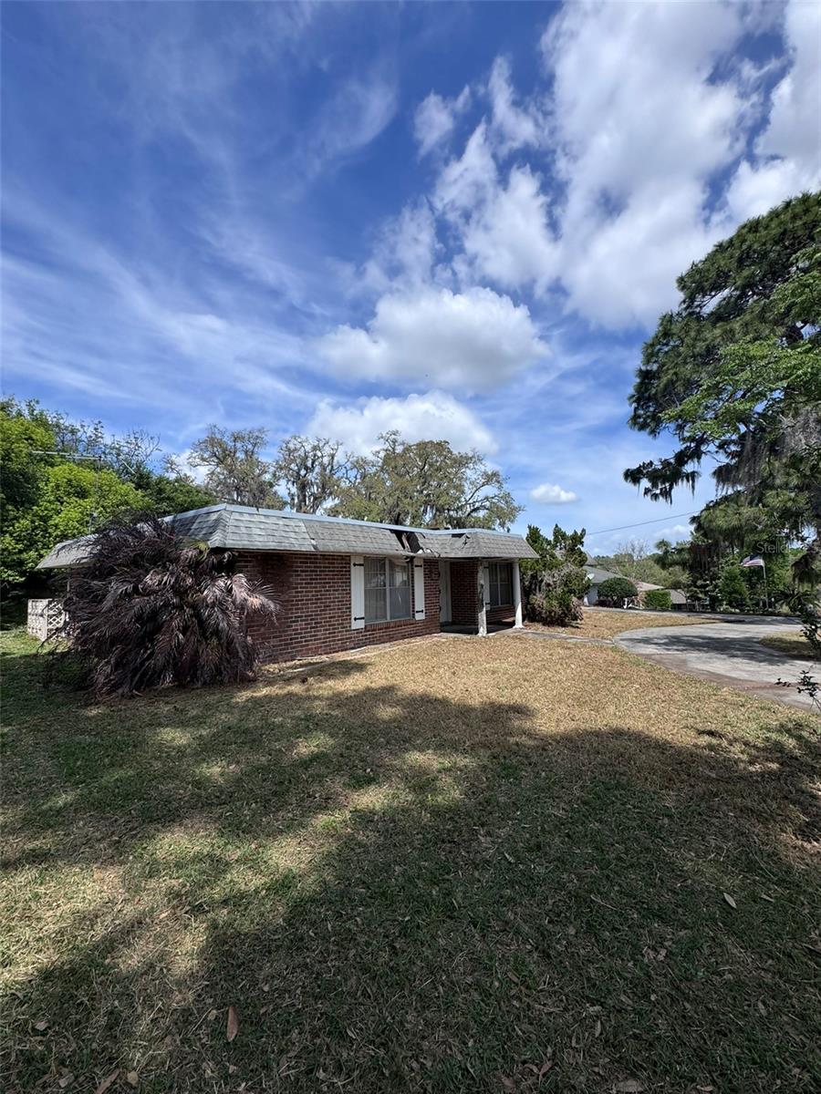13147 Suburban Ter Property Photo 2