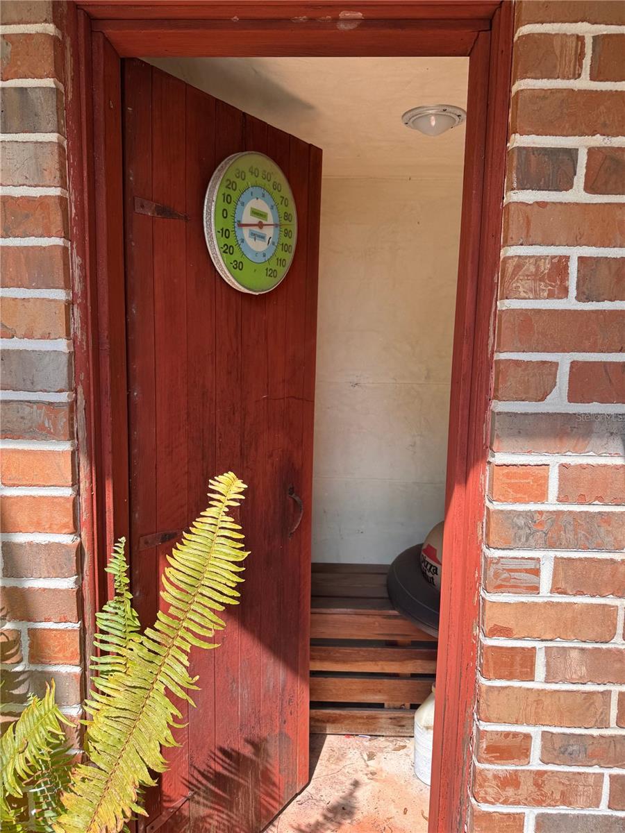 13147 Suburban Ter Property Photo 4