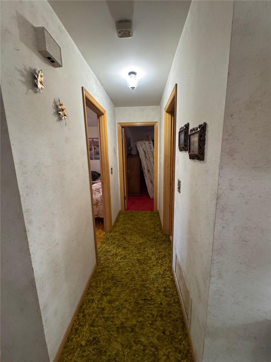 13147 Suburban Ter Property Photo 10