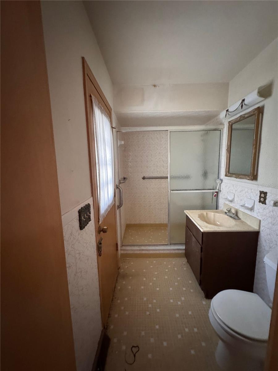 13147 Suburban Ter Property Photo 13