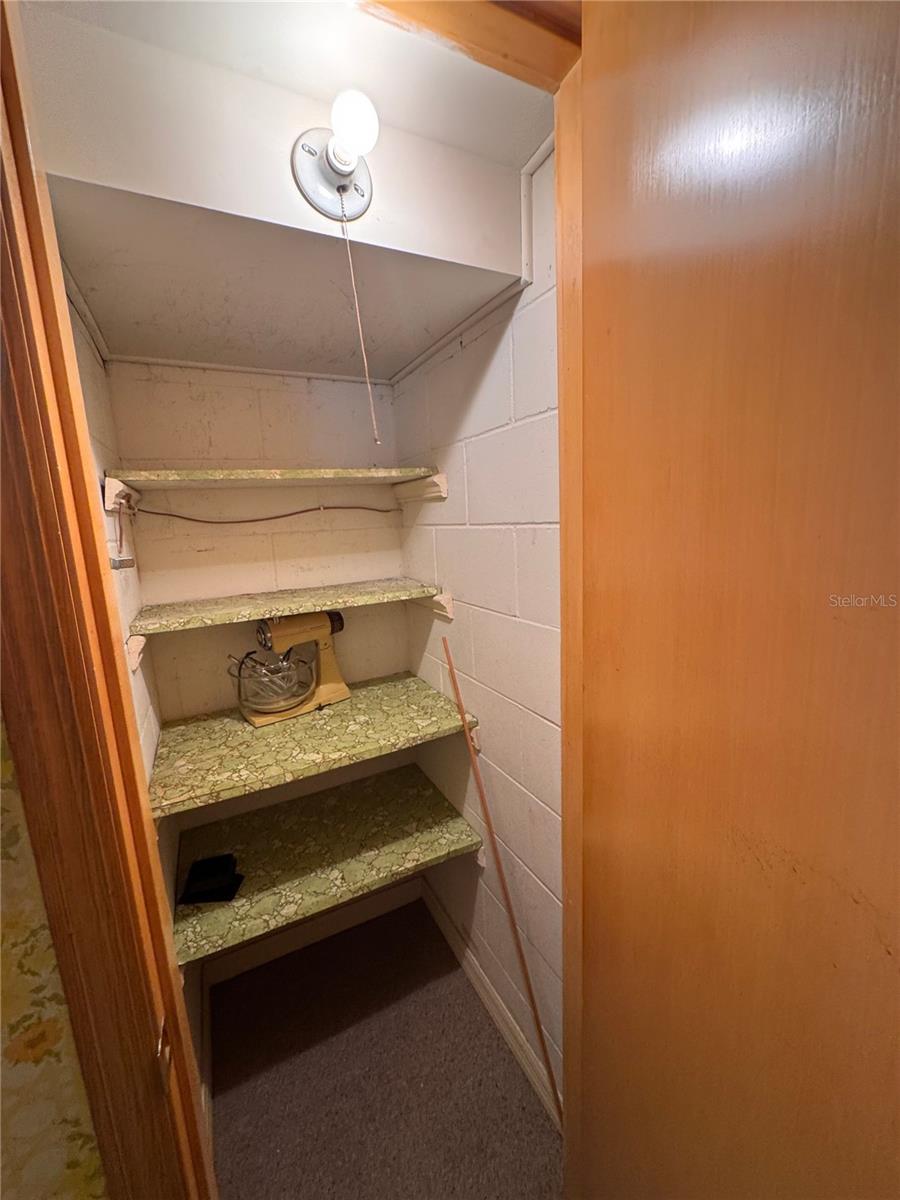 13147 Suburban Ter Property Photo 17