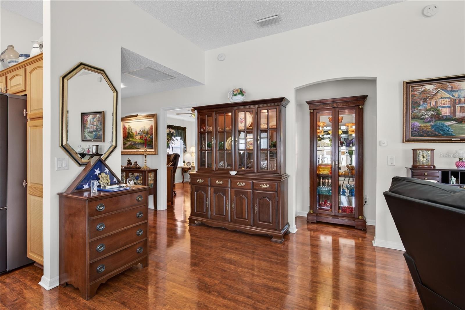 1147 Elizabeth Ct Property Photo 17