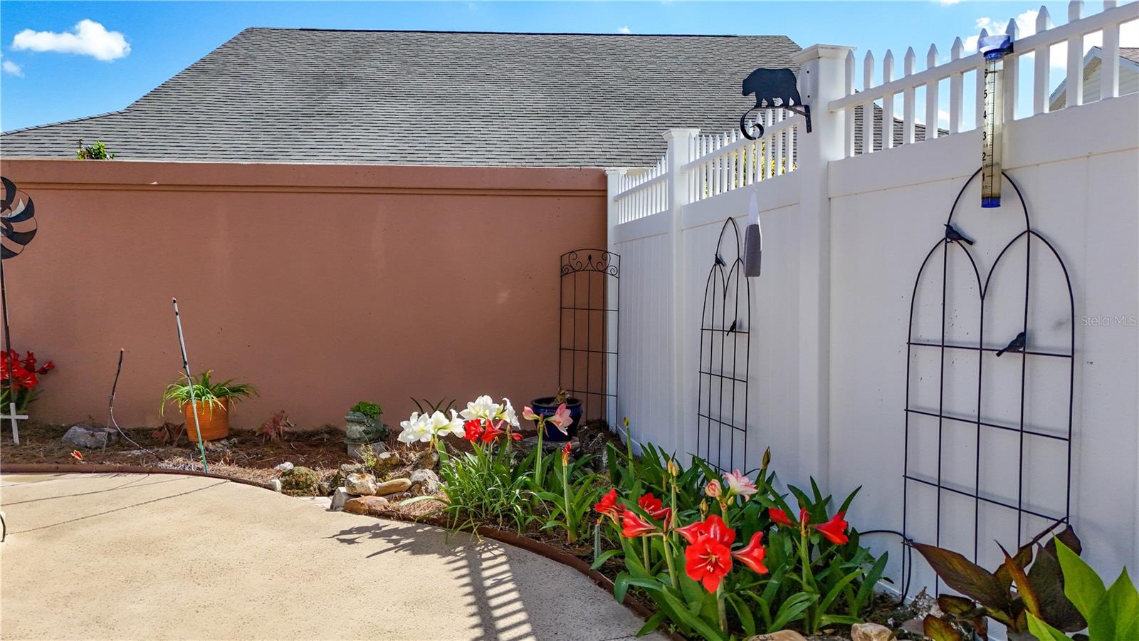 1147 Elizabeth Ct Property Photo 41
