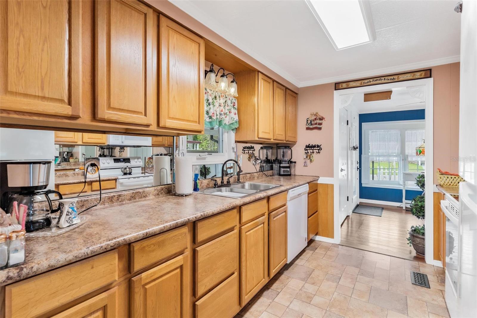 2470 Karen Dr Property Photo 12