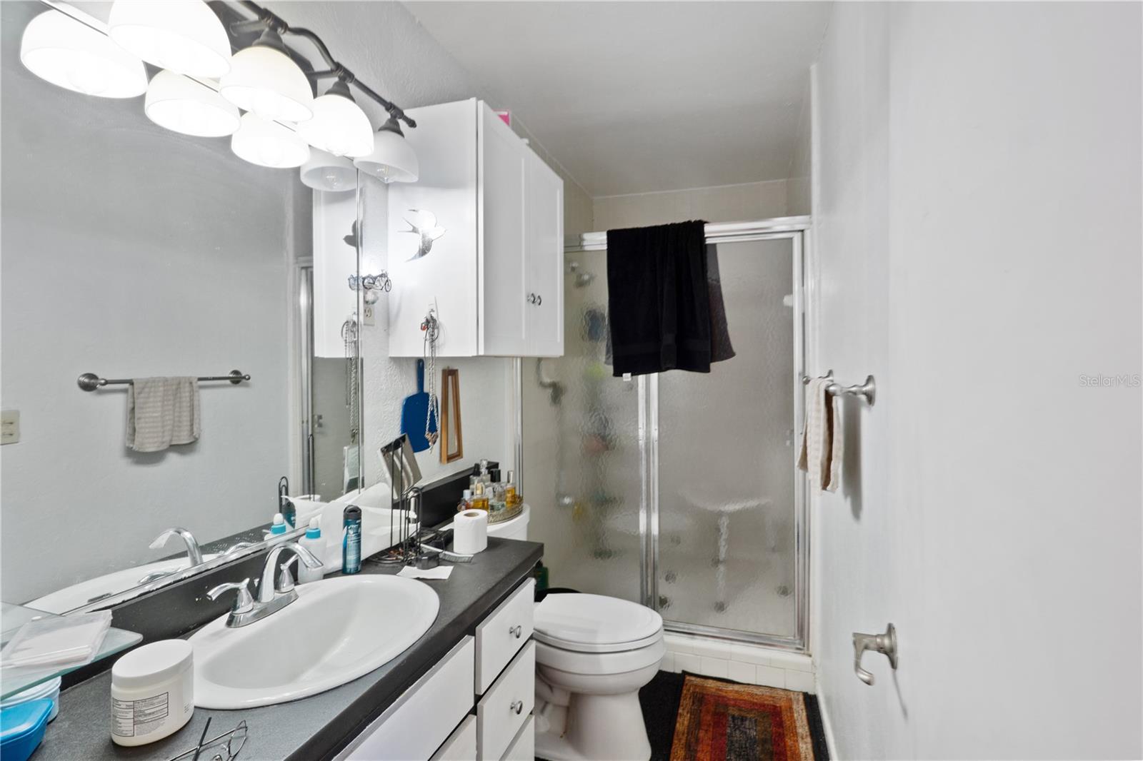 270 W Mcclendon St Property Photo 19